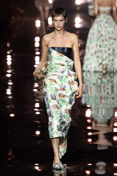 Look 15